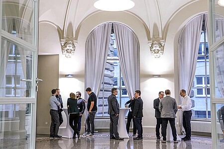 Powertrain-Conference-Teilnehmende-im-Haus-der-Wirtschaft